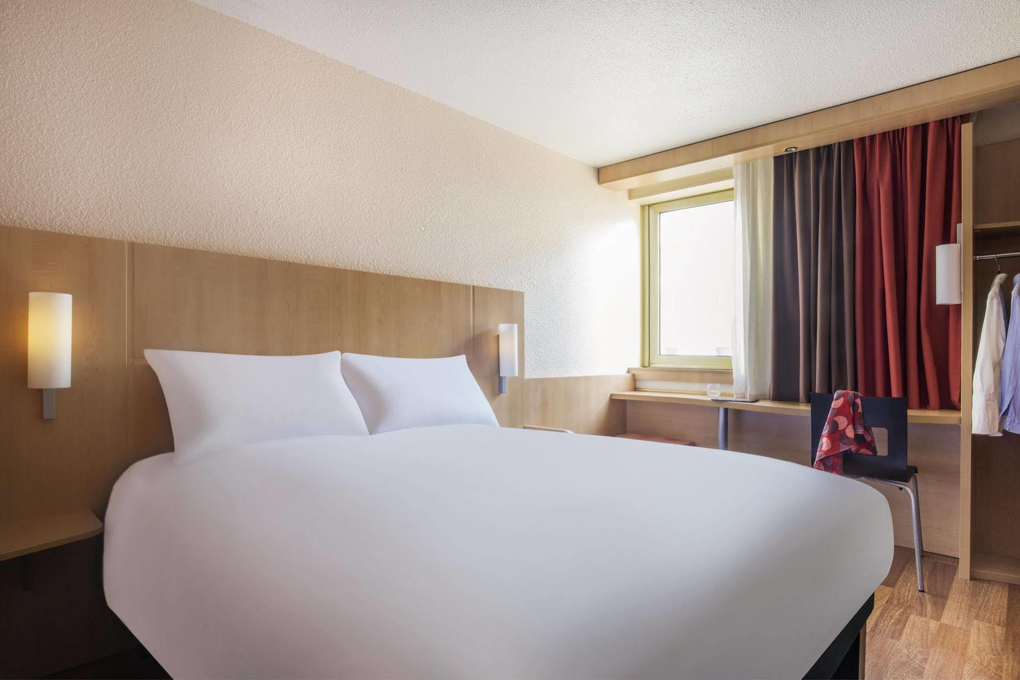 Ibis Nantes Centre Gare Sud Hotel Bagian luar foto